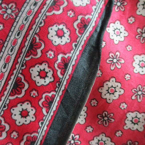 Pink floral 1960s silk scarf - Picture 6 of 6
